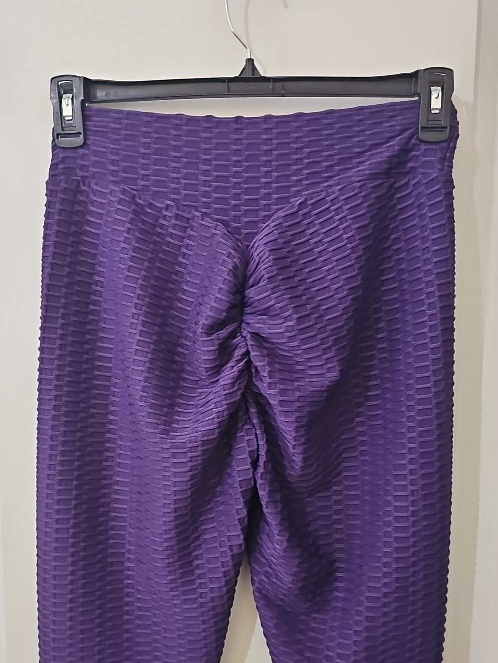 Purple Textured High-Waist Leggings with Butt Scrunch Detail
